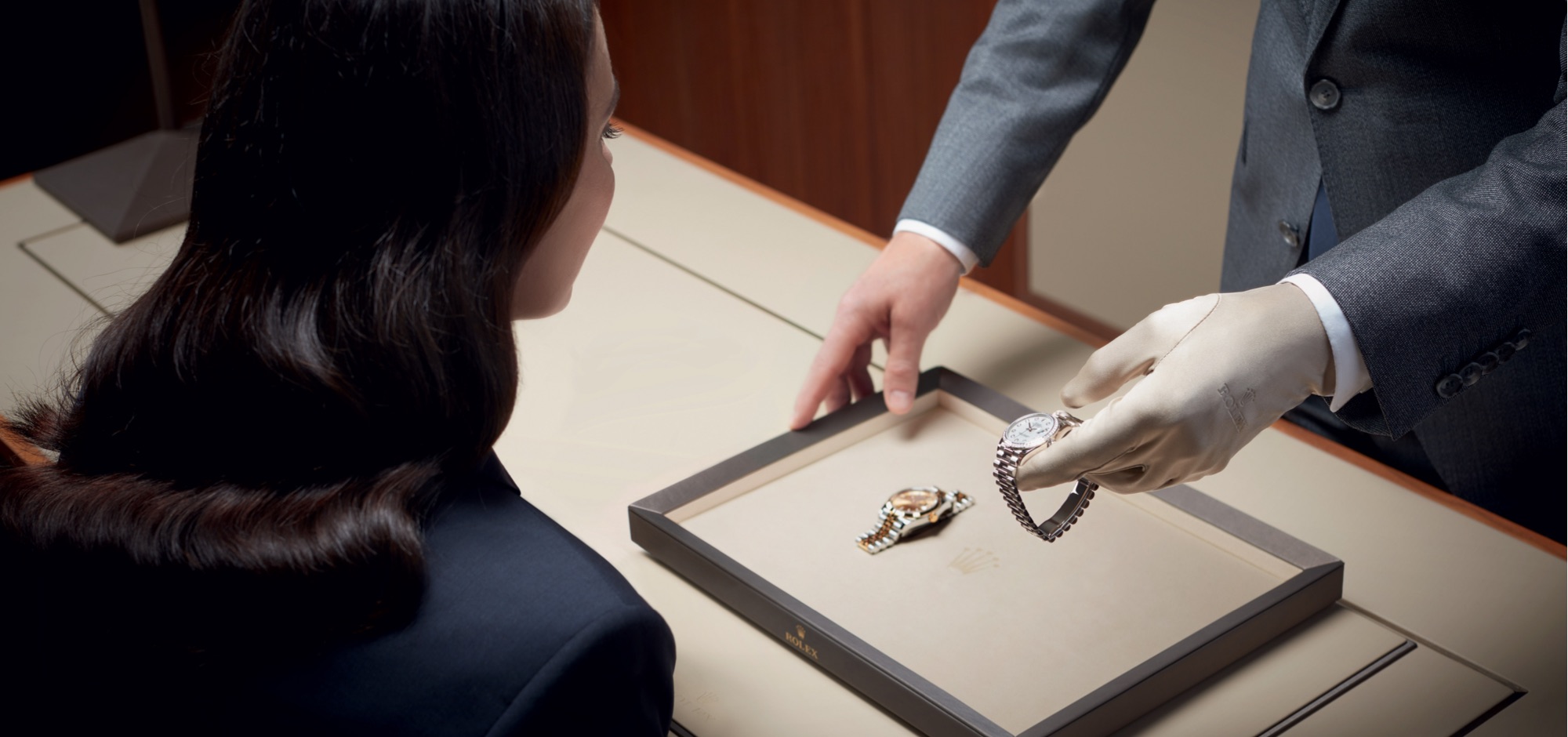 rolex-servicing-xxxxx_7214_shoot_shop_geneva_retail_campaign_client_vendeur_pub_25_03_2019_sm_iso_01-landscape