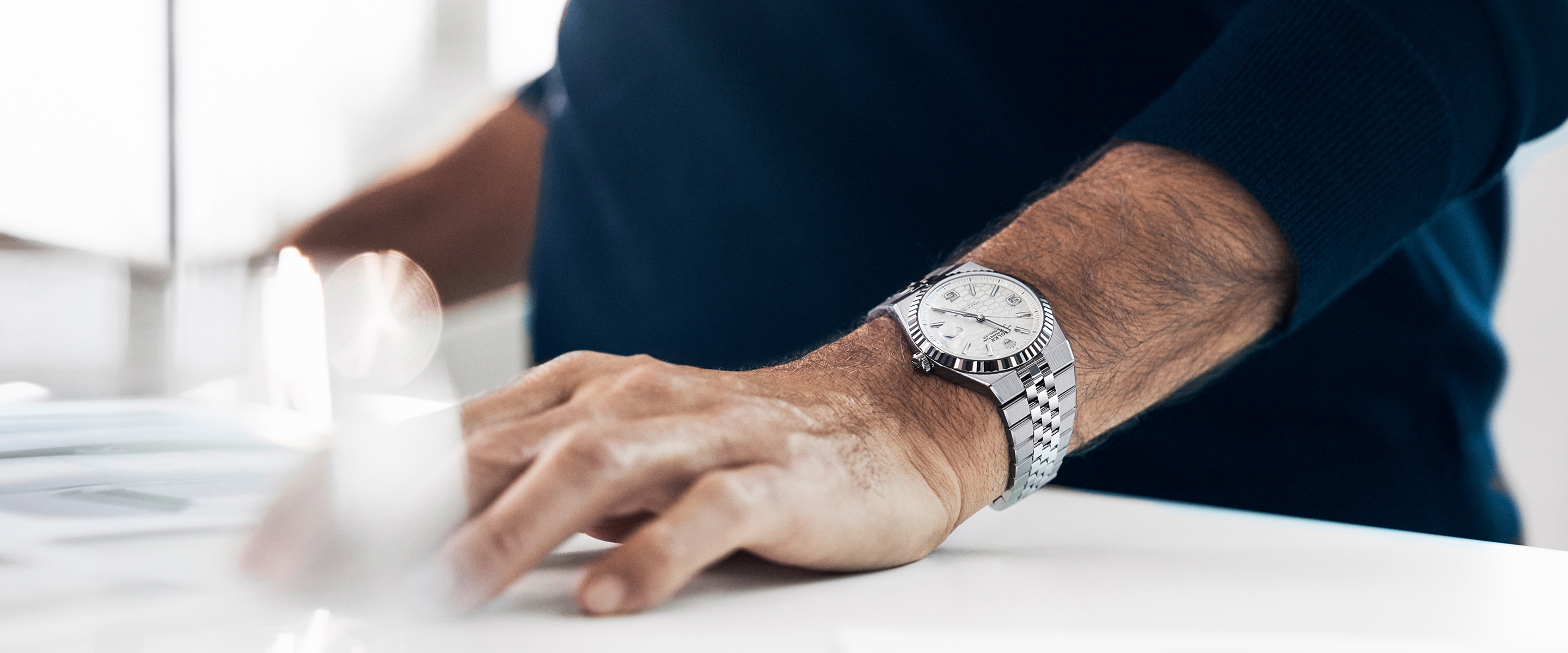 rolex-the-land-dweller-roger-federer_rfederer_2411ab_6-landscape.jpg
